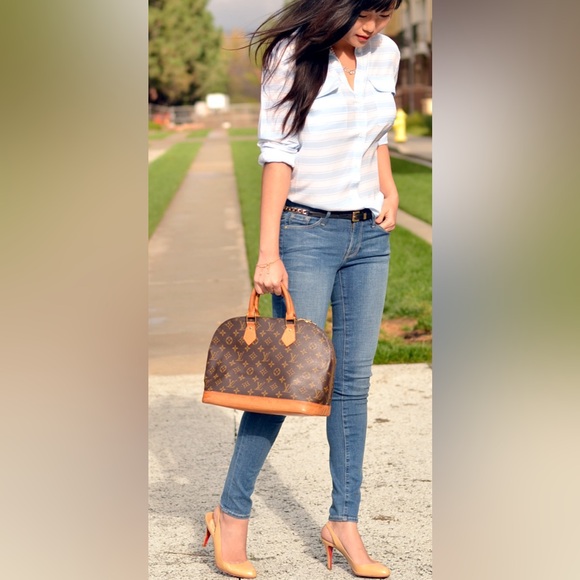 Louis Vuitton Retail $1,530 Monogram Alma PM - Picture 3 of 17